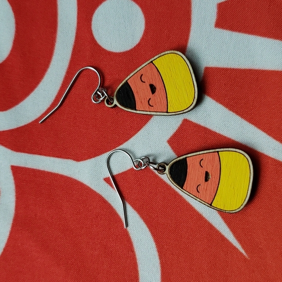 Candy corn laser cut earrings - Picture 7 of 8